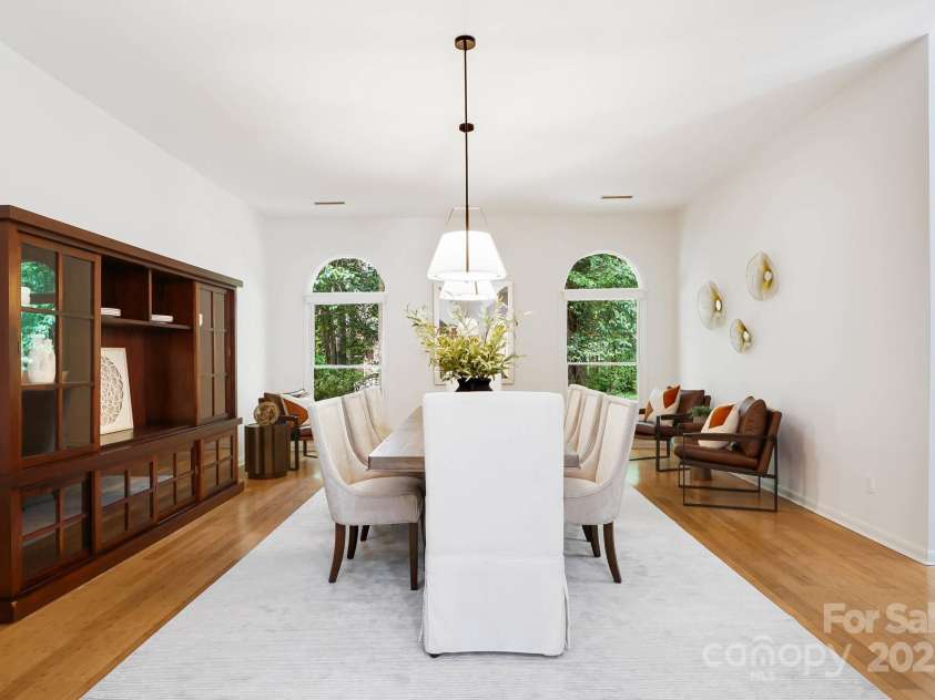 1245 Bellemeade Lane, Charlotte, NC 28270.  MLS# CAR4253437, YatesRealty ID 17521. Dining room with seating for 12+