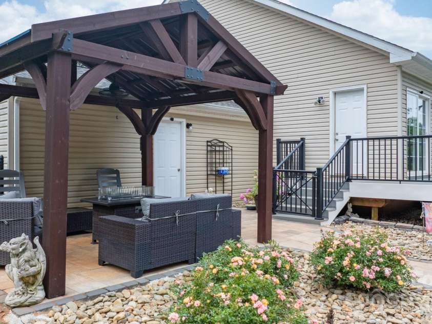 1028 Pocono Place, Newton, NC 28658.  MLS# CAR4265617, YatesRealty ID 17522. 