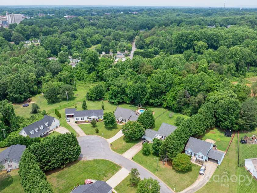 1028 Pocono Place, Newton, NC 28658.  MLS# CAR4265617, YatesRealty ID 17522. 