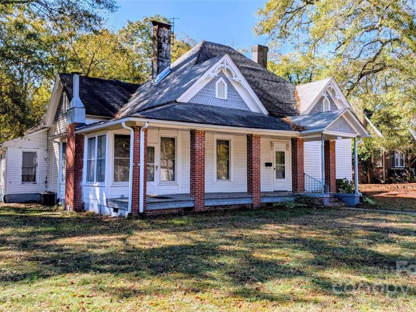 303 Kings Mountain Street, Clover, SC 29710.  MLS# CAR4318137, YatesRealty ID 17522. 