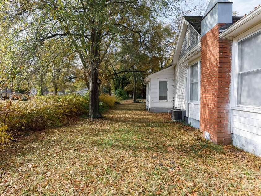 303 Kings Mountain Street, Clover, SC 29710.  MLS# CAR4318137, YatesRealty ID 17522. 