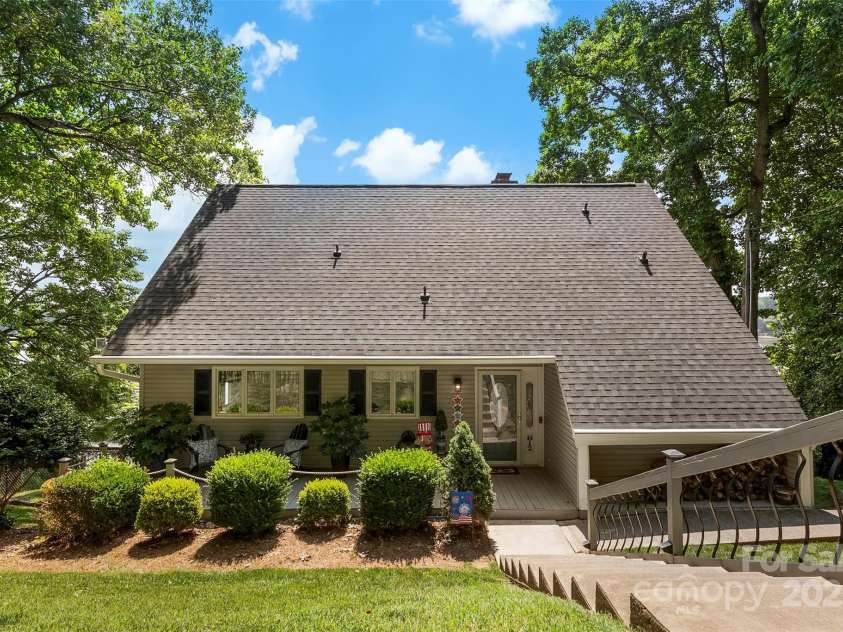 812 Bell Post Road, Belmont, NC 28012.  MLS# CAR4265548, YatesRealty ID 17523. 