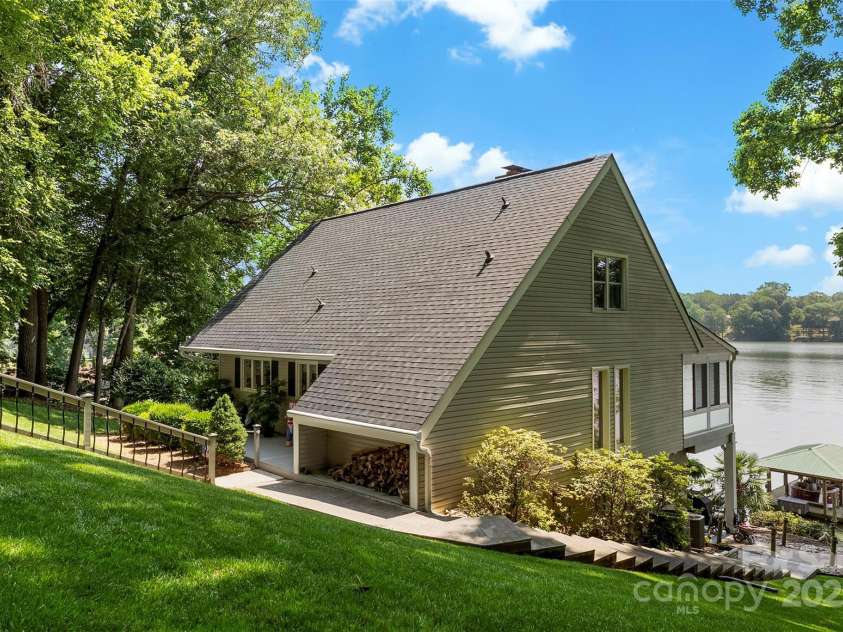 812 Bell Post Road, Belmont, NC 28012.  MLS# CAR4265548, YatesRealty ID 17523. 