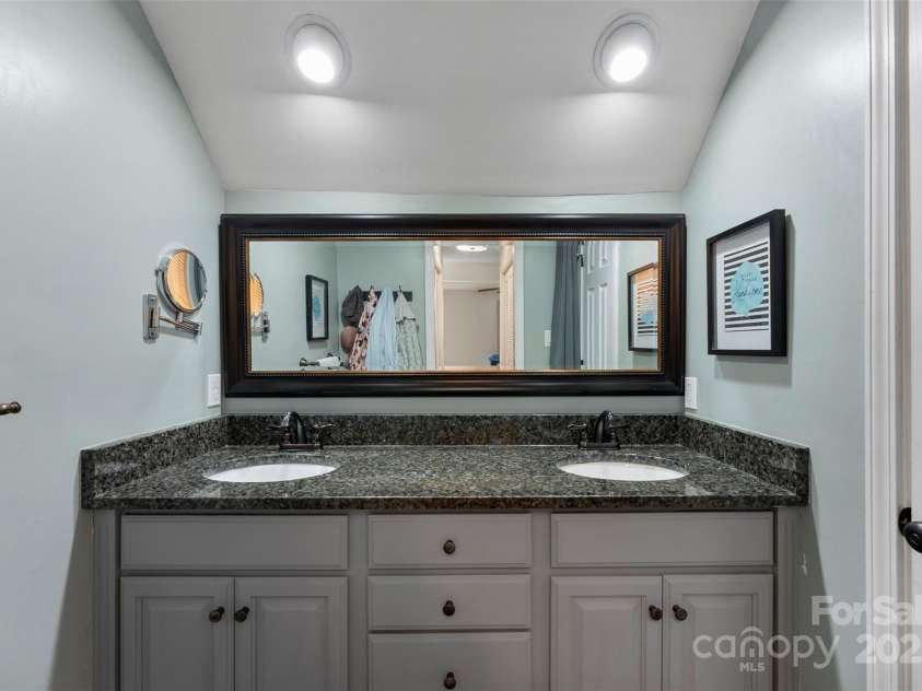 812 Bell Post Road, Belmont, NC 28012.  MLS# CAR4265548, YatesRealty ID 17523. 