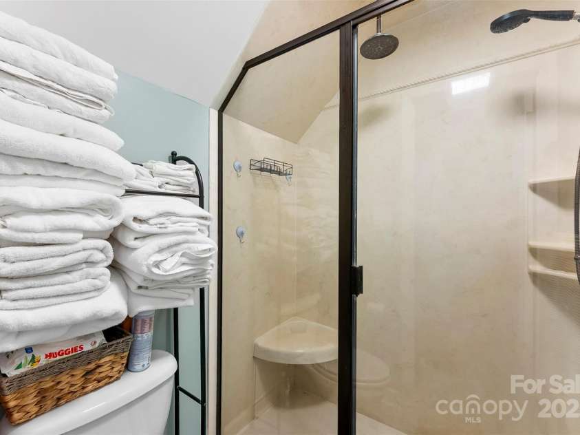 812 Bell Post Road, Belmont, NC 28012.  MLS# CAR4265548, YatesRealty ID 17523. 