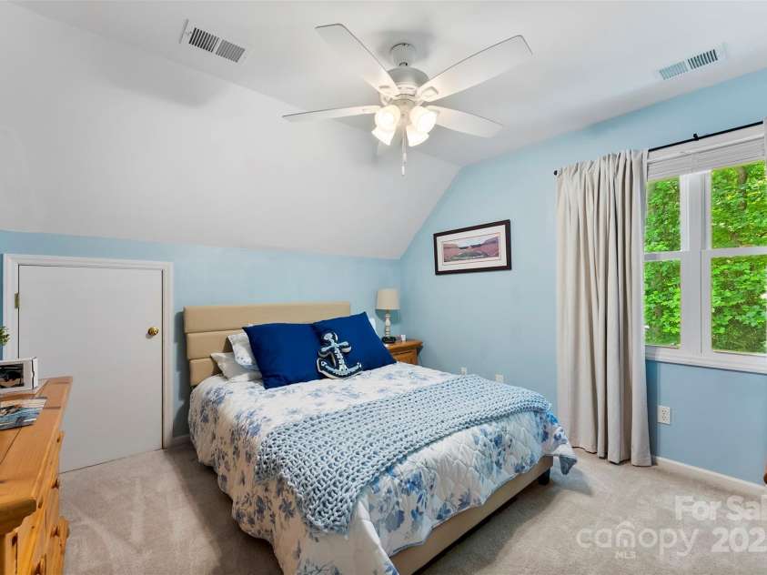 812 Bell Post Road, Belmont, NC 28012.  MLS# CAR4265548, YatesRealty ID 17523. 