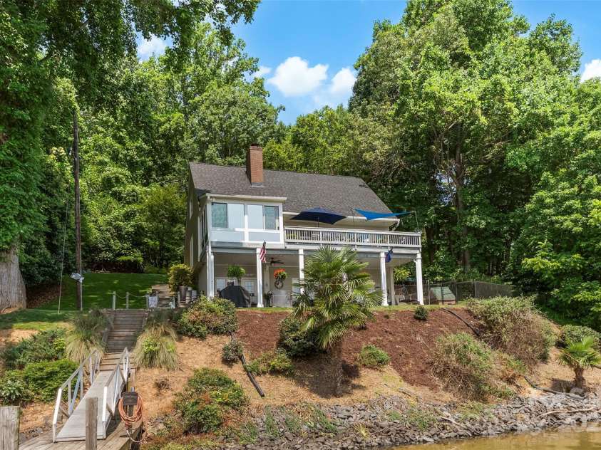 812 Bell Post Road, Belmont, NC 28012.  MLS# CAR4265548, YatesRealty ID 17523. 