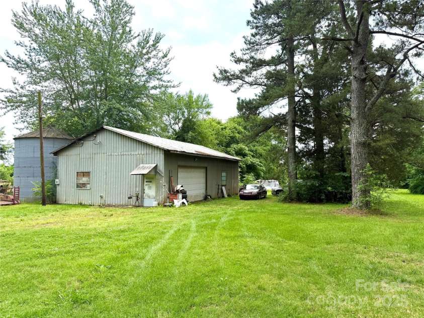 3158 Salisbury Highway, Statesville, NC 28677.  MLS# CAR4266177, YatesRealty ID 17524. 30x50 Workshop with car garage bay