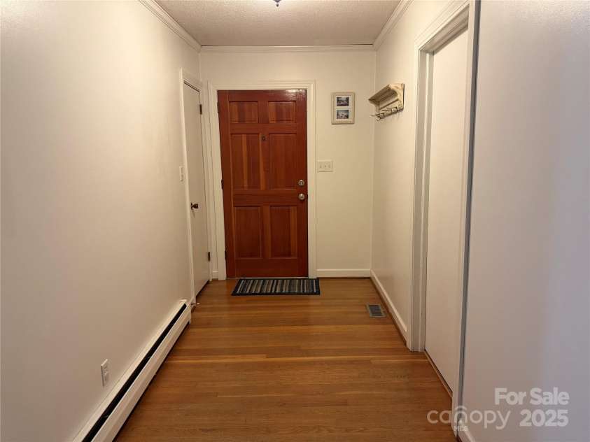 3158 Salisbury Highway, Statesville, NC 28677.  MLS# CAR4266177, YatesRealty ID 17524. Foyer/Entryway front