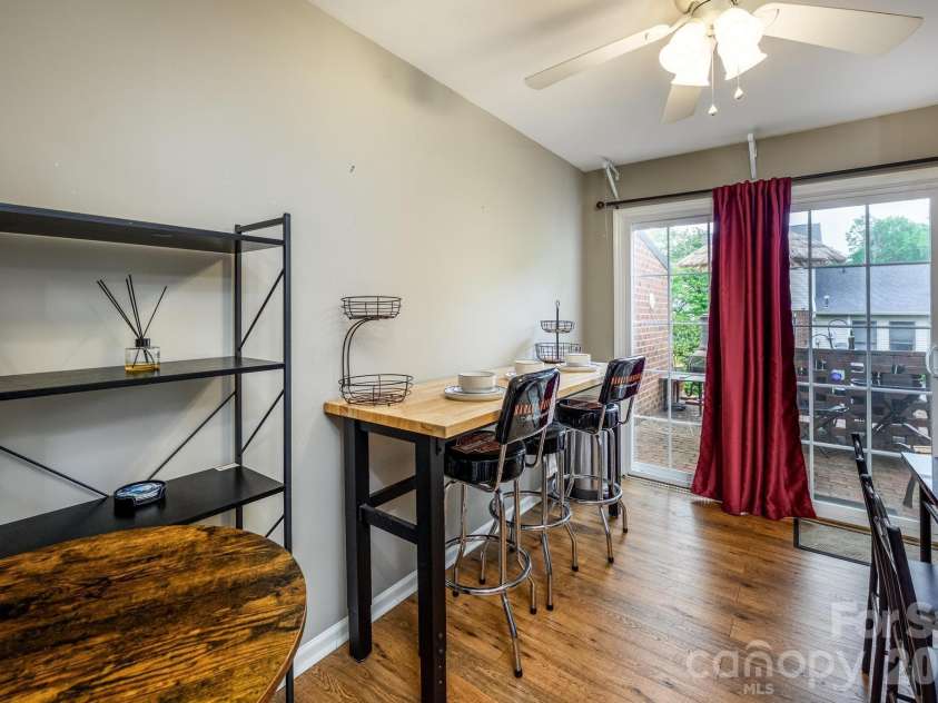 911 21st Avenue, Hickory, NC 28601.  MLS# CAR4374821, YatesRealty ID 17524. 