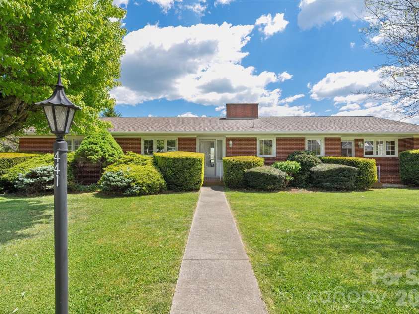 441 Mulberry Street, Clyde, NC 28721.  MLS# CAR4372989, YatesRealty ID 17525. 