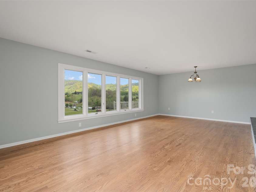 441 Mulberry Street, Clyde, NC 28721.  MLS# CAR4372989, YatesRealty ID 17525. 