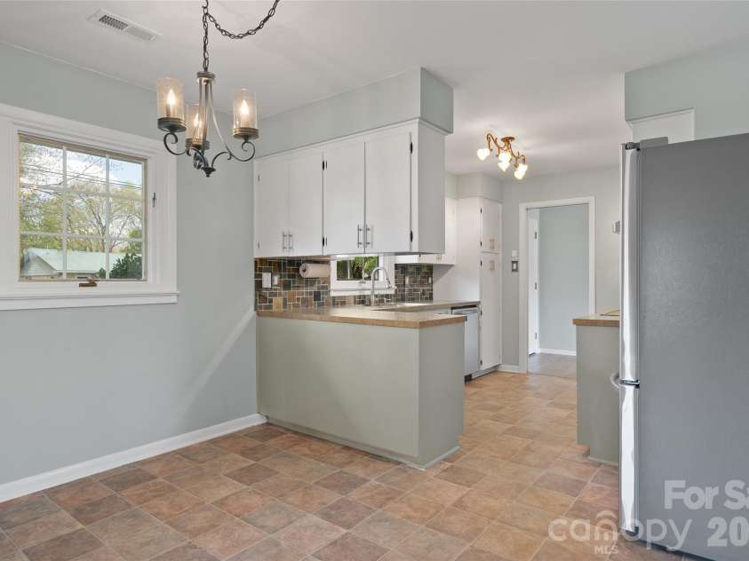 441 Mulberry Street, Clyde, NC 28721.  MLS# CAR4372989, YatesRealty ID 17525. 