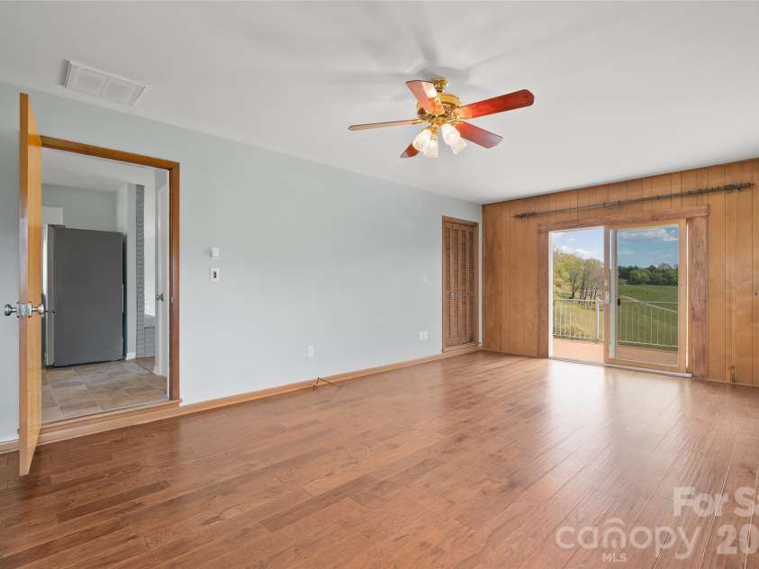 441 Mulberry Street, Clyde, NC 28721.  MLS# CAR4372989, YatesRealty ID 17525. 