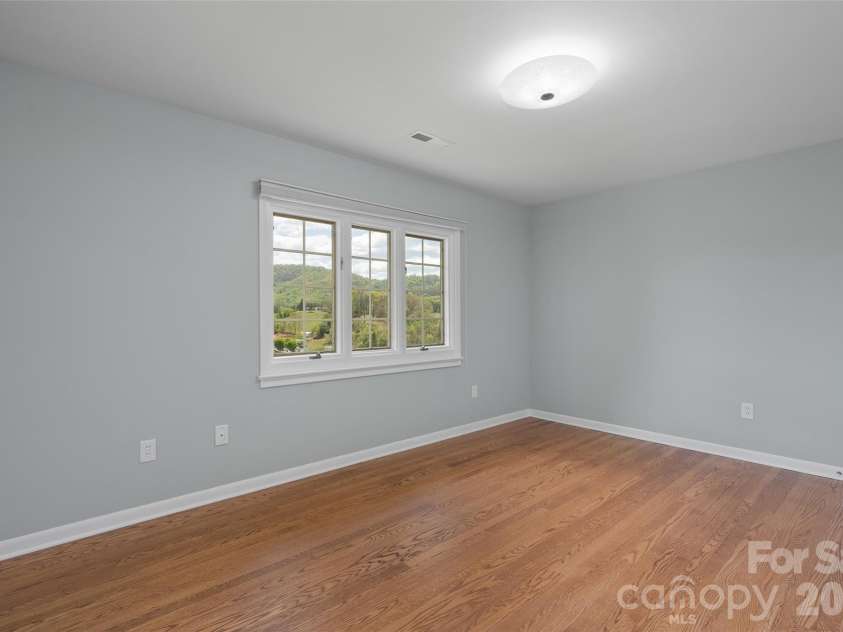 441 Mulberry Street, Clyde, NC 28721.  MLS# CAR4372989, YatesRealty ID 17525. 