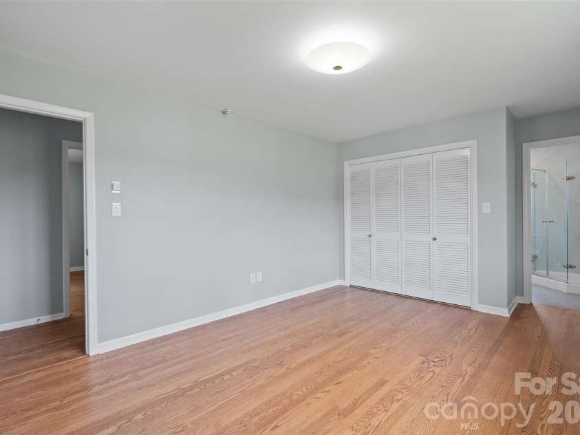 441 Mulberry Street, Clyde, NC 28721.  MLS# CAR4372989, YatesRealty ID 17525. 