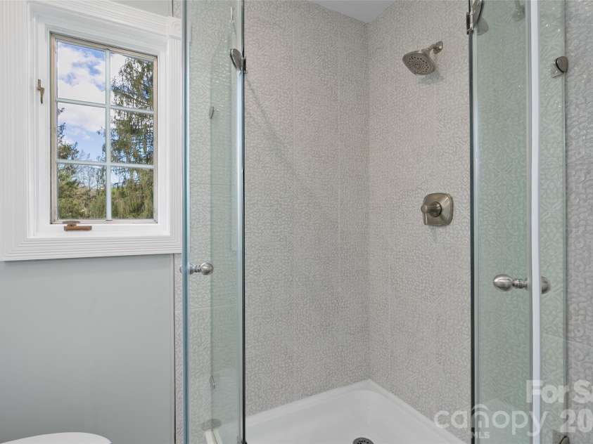 441 Mulberry Street, Clyde, NC 28721.  MLS# CAR4372989, YatesRealty ID 17525. 