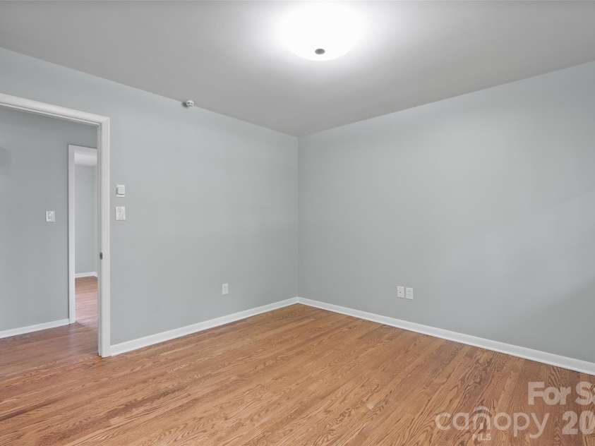 441 Mulberry Street, Clyde, NC 28721.  MLS# CAR4372989, YatesRealty ID 17525. 