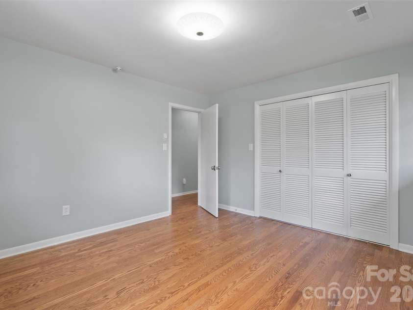 441 Mulberry Street, Clyde, NC 28721.  MLS# CAR4372989, YatesRealty ID 17525. 