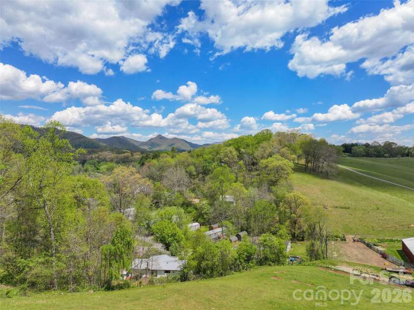 441 Mulberry Street, Clyde, NC 28721.  MLS# CAR4372989, YatesRealty ID 17525. 