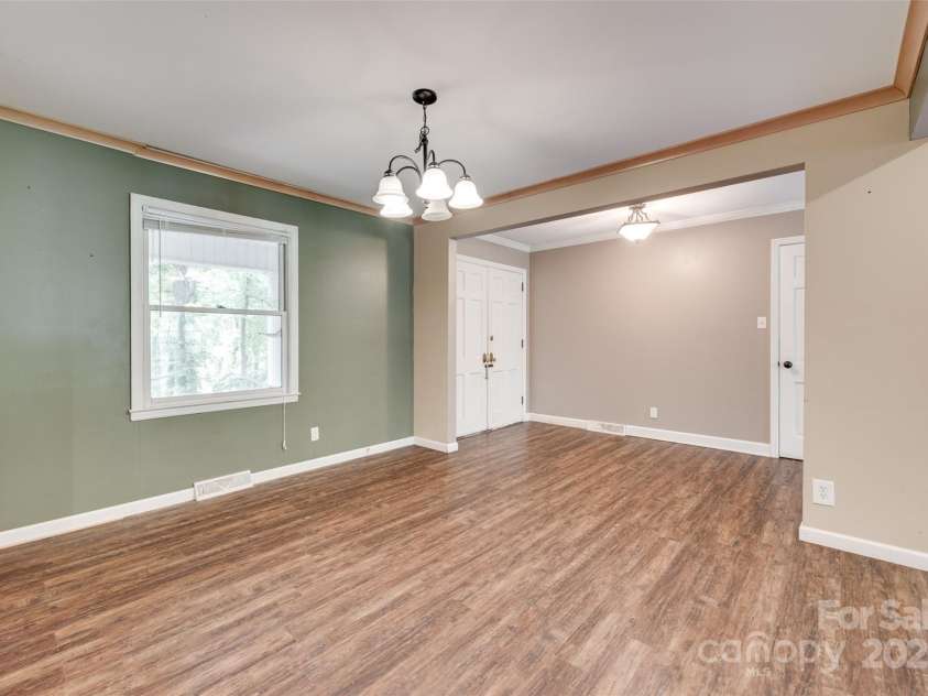 257 Amity Drive, York, SC 29745.  MLS# CAR4265743, YatesRealty ID 17528. Dining Area