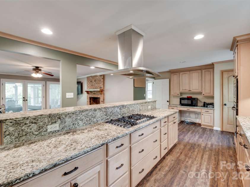 257 Amity Drive, York, SC 29745.  MLS# CAR4265743, YatesRealty ID 17528. Kitchen