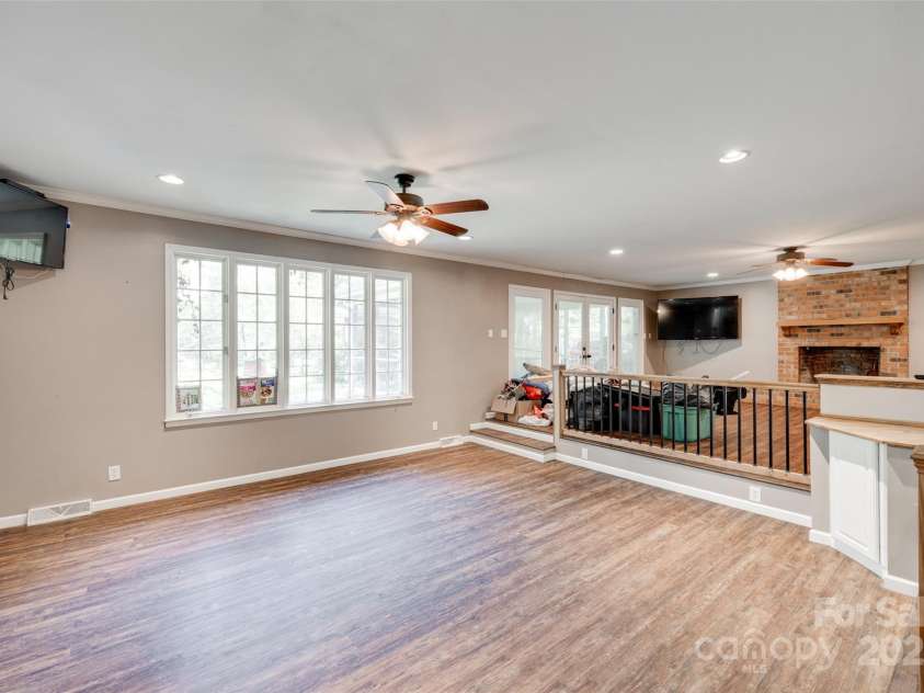 257 Amity Drive, York, SC 29745.  MLS# CAR4265743, YatesRealty ID 17528. Living Room