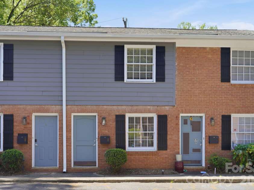 638 Chipley Avenue, Charlotte, NC 28205.  MLS# CAR4370398, YatesRealty ID 17528. 