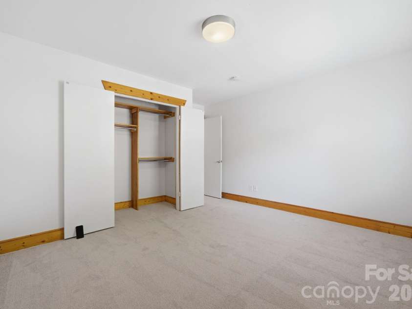 638 Chipley Avenue, Charlotte, NC 28205.  MLS# CAR4370398, YatesRealty ID 17528. 