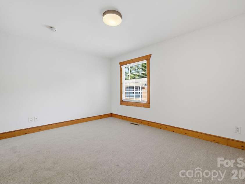638 Chipley Avenue, Charlotte, NC 28205.  MLS# CAR4370398, YatesRealty ID 17528. 