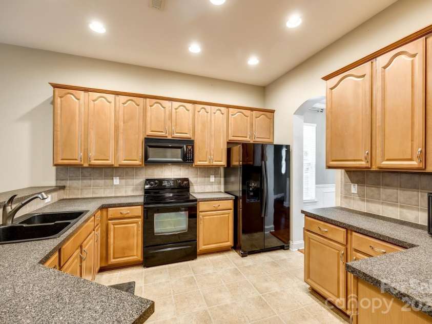 10407 Alvarado Way, Charlotte, NC 28277.  MLS# CAR4260651, YatesRealty ID 17529. 