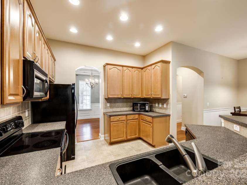 10407 Alvarado Way, Charlotte, NC 28277.  MLS# CAR4260651, YatesRealty ID 17529. 
