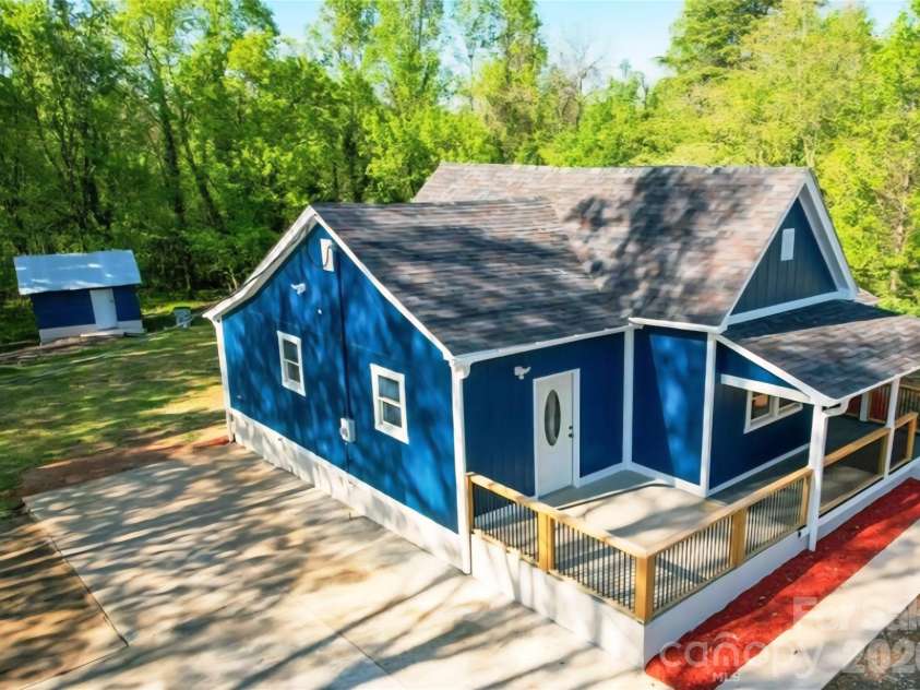 1359 Delwood Drive, Lenoir, NC 28645.  MLS# CAR4315173, YatesRealty ID 1753. 
