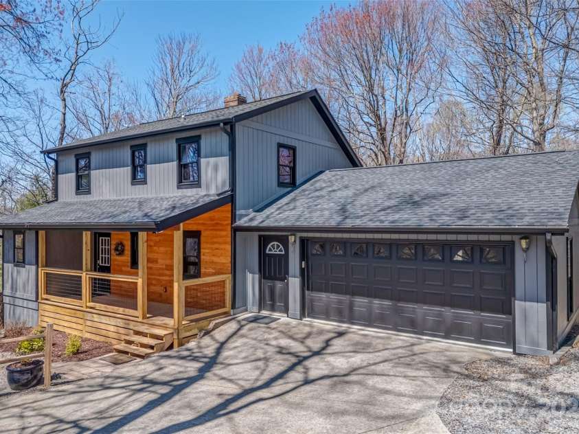 46 Wahuhu Court, Brevard, NC 28712.  MLS# CAR4241223, YatesRealty ID 1753. 