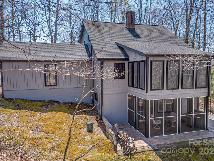 46 Wahuhu Court, Brevard, NC 28712.  MLS# CAR4241223, YatesRealty ID 1753. 