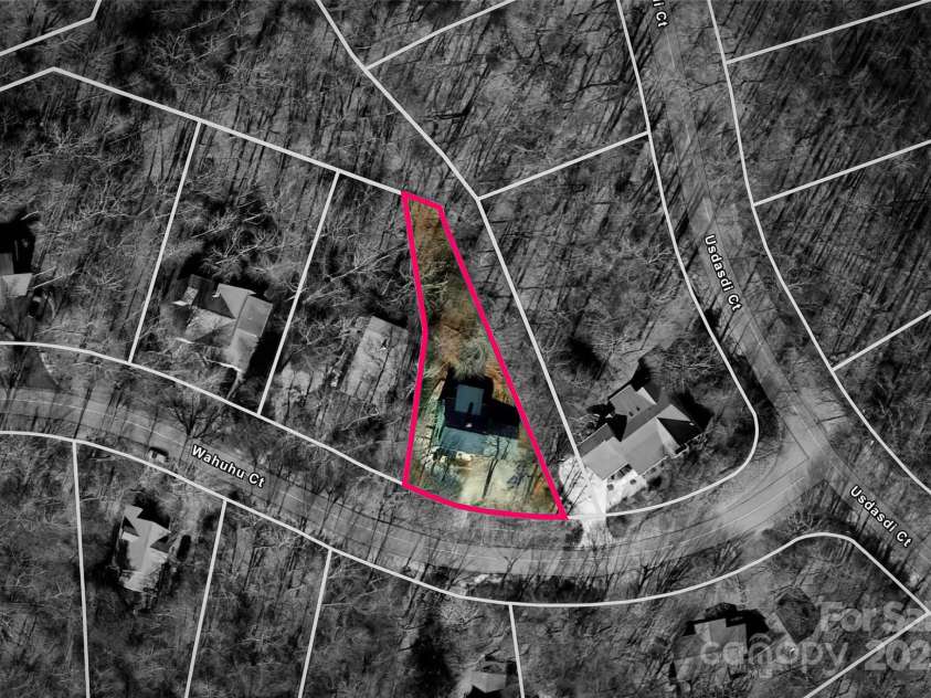 46 Wahuhu Court, Brevard, NC 28712.  MLS# CAR4241223, YatesRealty ID 1753. 