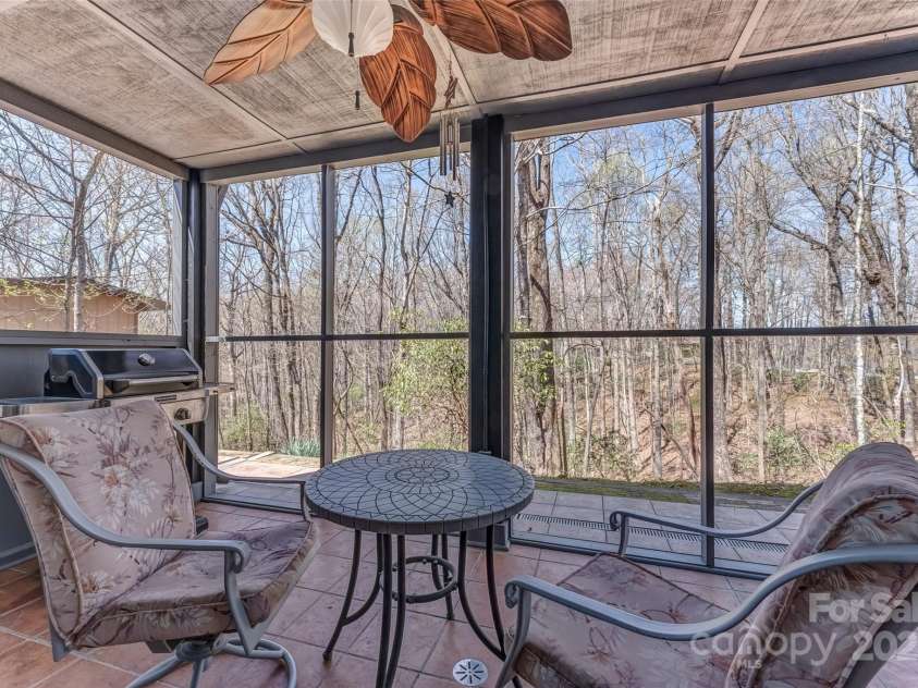 46 Wahuhu Court, Brevard, NC 28712.  MLS# CAR4241223, YatesRealty ID 1753. 