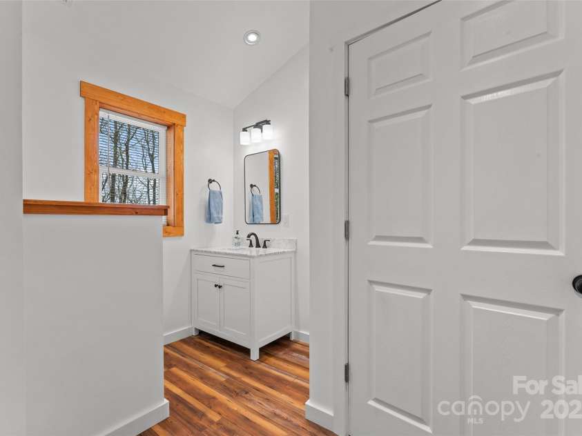 46 Wahuhu Court, Brevard, NC 28712.  MLS# CAR4241223, YatesRealty ID 1753. 