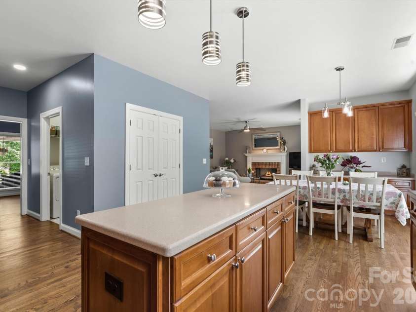 140 Foxfield Park Drive, Mooresville, NC 28115.  MLS# CAR4374750, YatesRealty ID 17530. 