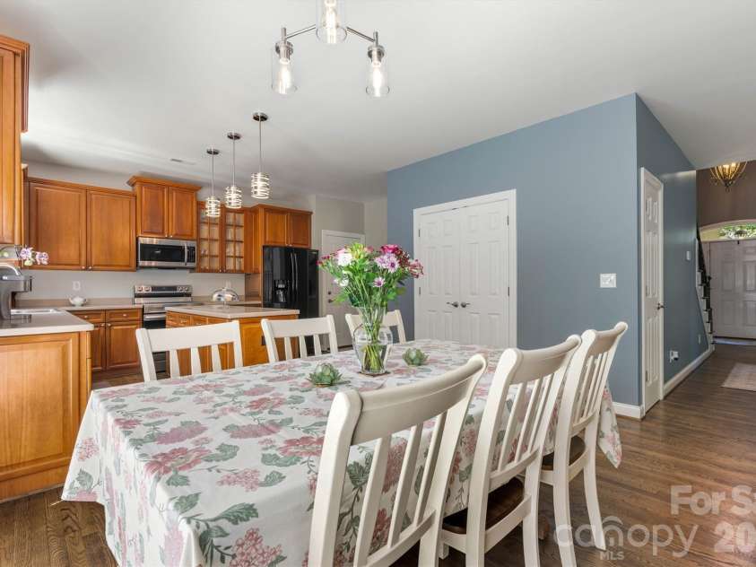 140 Foxfield Park Drive, Mooresville, NC 28115.  MLS# CAR4374750, YatesRealty ID 17530. 