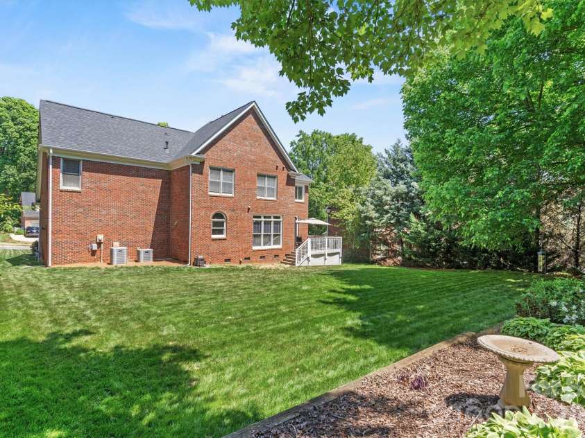 140 Foxfield Park Drive, Mooresville, NC 28115.  MLS# CAR4374750, YatesRealty ID 17530. 