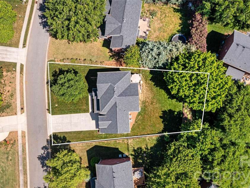 140 Foxfield Park Drive, Mooresville, NC 28115.  MLS# CAR4374750, YatesRealty ID 17530. 