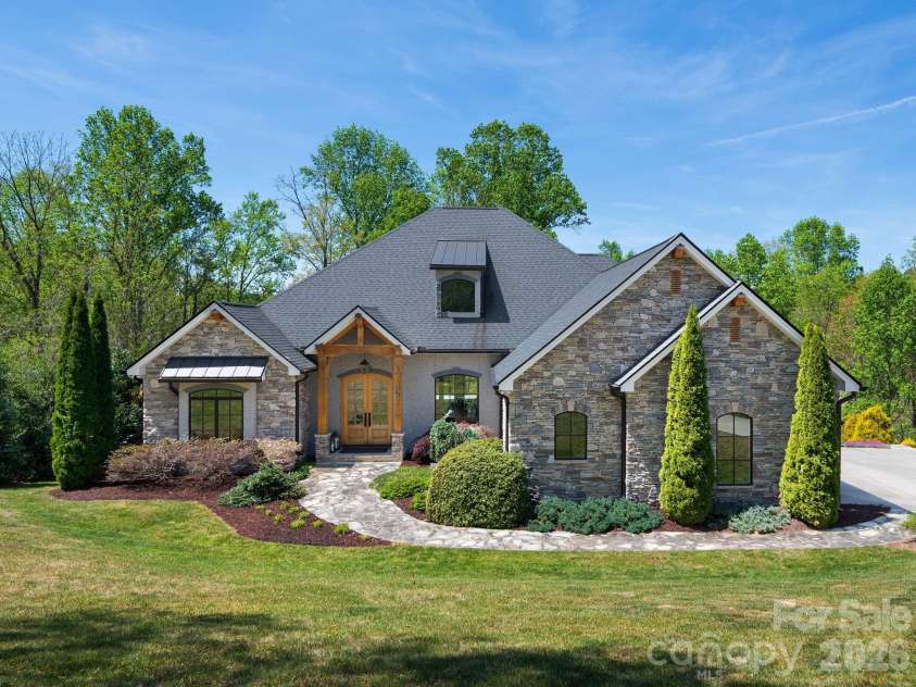 28 Falling Star Court, Fletcher, NC 28732.  MLS# CAR4375570, YatesRealty ID 17533. 
