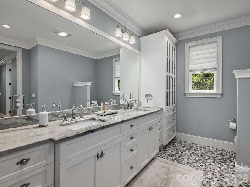 28 Falling Star Court, Fletcher, NC 28732.  MLS# CAR4375570, YatesRealty ID 17533. 