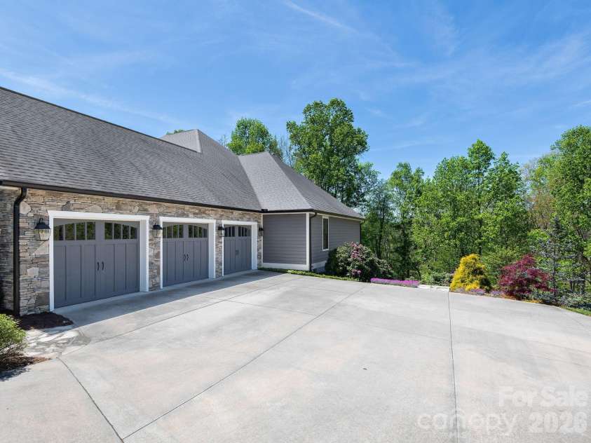 28 Falling Star Court, Fletcher, NC 28732.  MLS# CAR4375570, YatesRealty ID 17533. 
