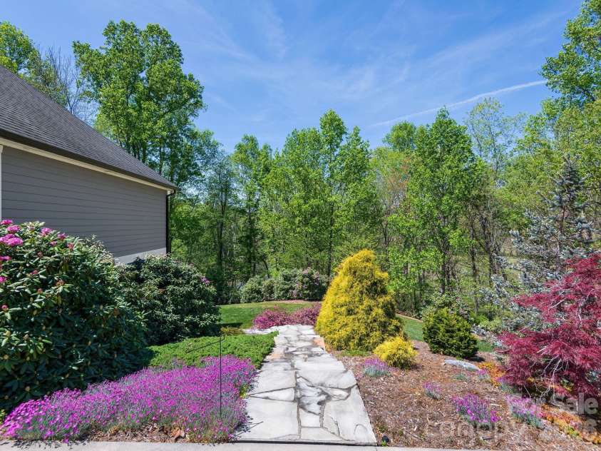 28 Falling Star Court, Fletcher, NC 28732.  MLS# CAR4375570, YatesRealty ID 17533. 