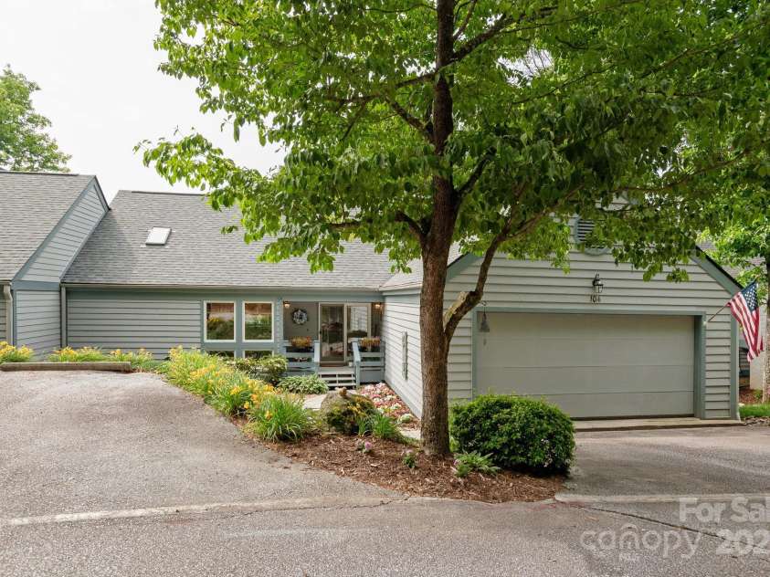 104 SUNNY VIEW Lane, Flat Rock, NC 28739.  MLS# CAR4266917, YatesRealty ID 17534. 