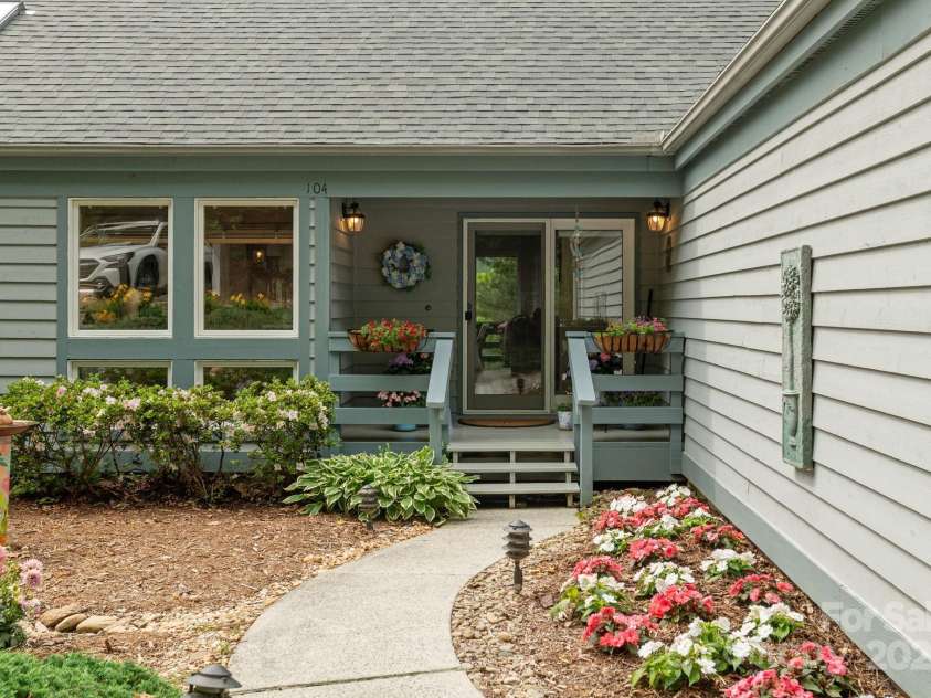 104 SUNNY VIEW Lane, Flat Rock, NC 28739.  MLS# CAR4266917, YatesRealty ID 17534. 