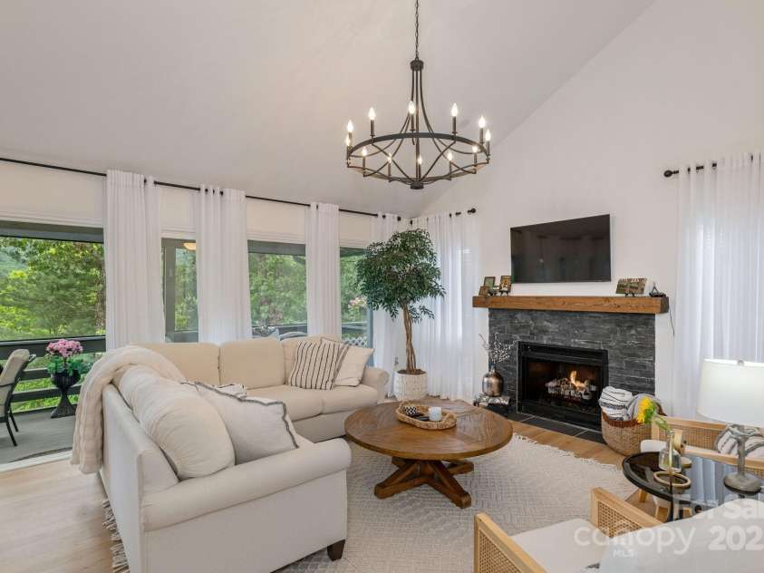 104 SUNNY VIEW Lane, Flat Rock, NC 28739.  MLS# CAR4266917, YatesRealty ID 17534. 