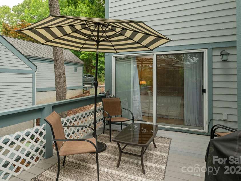 104 SUNNY VIEW Lane, Flat Rock, NC 28739.  MLS# CAR4266917, YatesRealty ID 17534. 